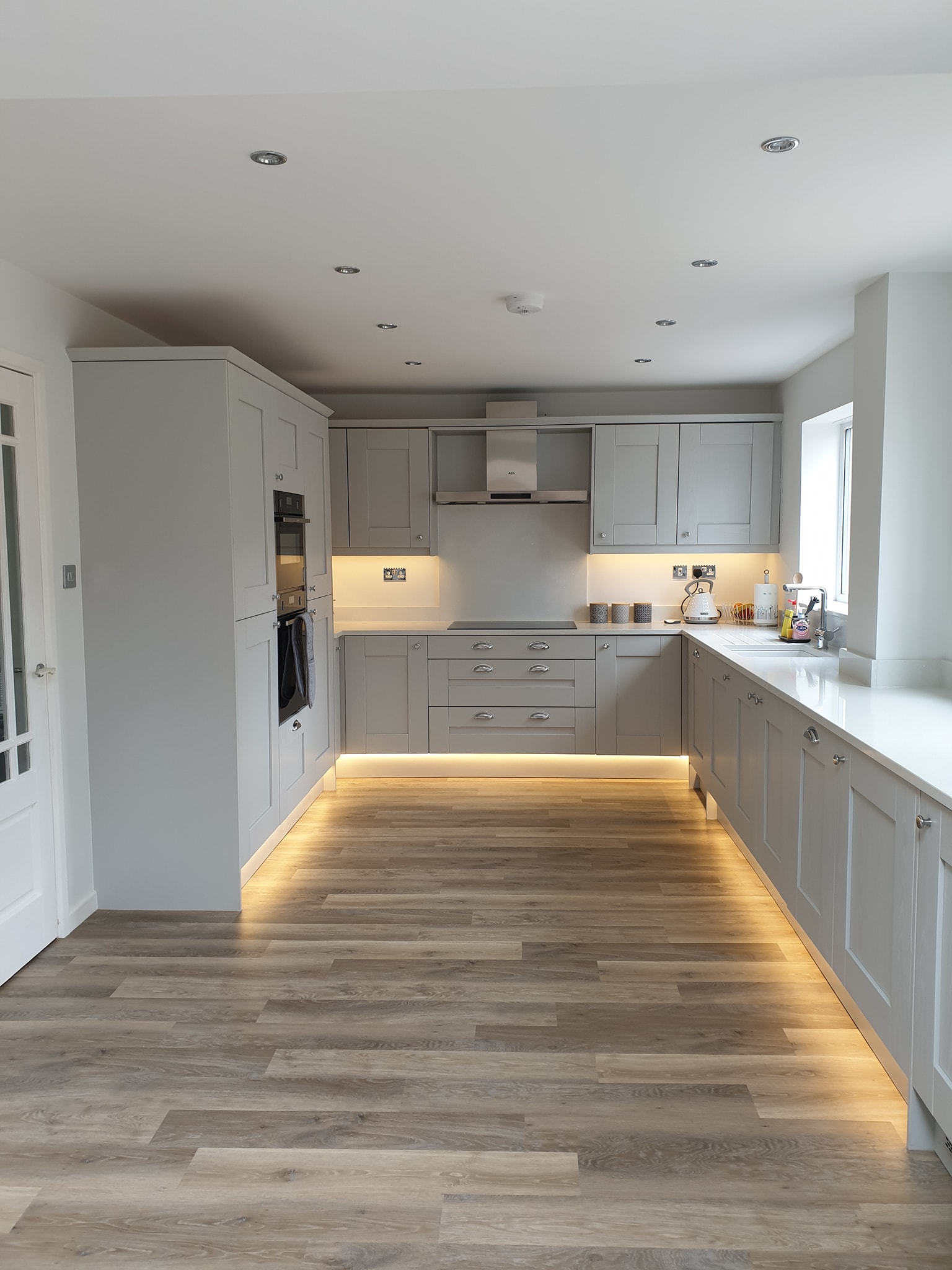 Kitchen lighting and finishing project